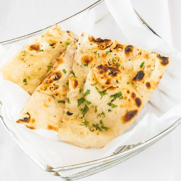 Delicious Garlic Naan: A Must-Try Indian Side